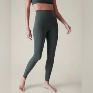 Athleta Transcend Stash Tight